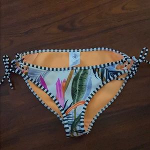 Floral print Body Glove bikini bottom size medium